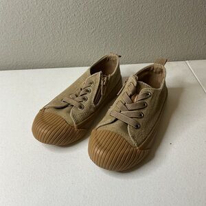 Cat & Jack Tan Canvas Sneakers Ribbed Toe Size 10 EUC